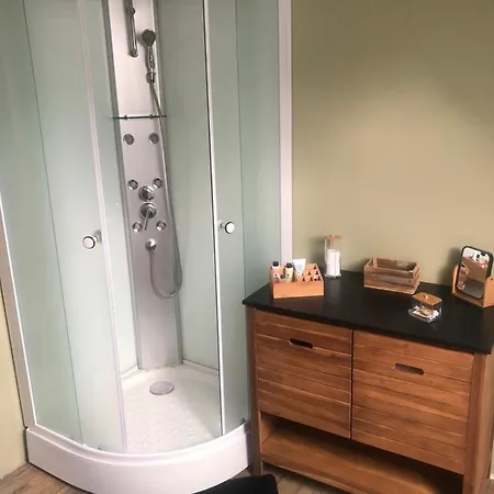 Chambre + Salle De Bain Privee Kwatera prywatna *
